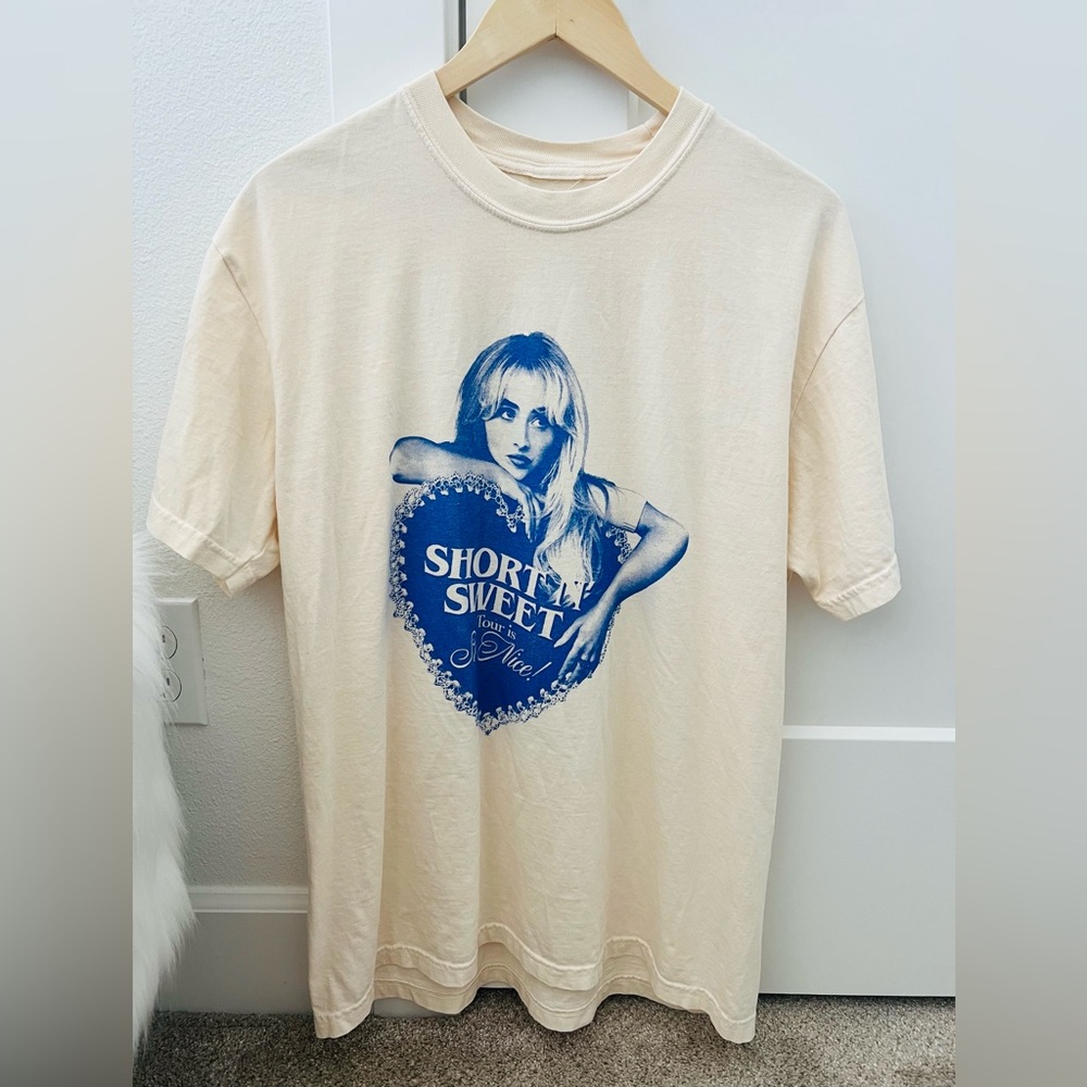 Sabrina Carpenter New Short n’ Sweet Tour T-Shirt Size Large